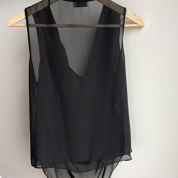 Semi sheerless top - Picture 3 of 4